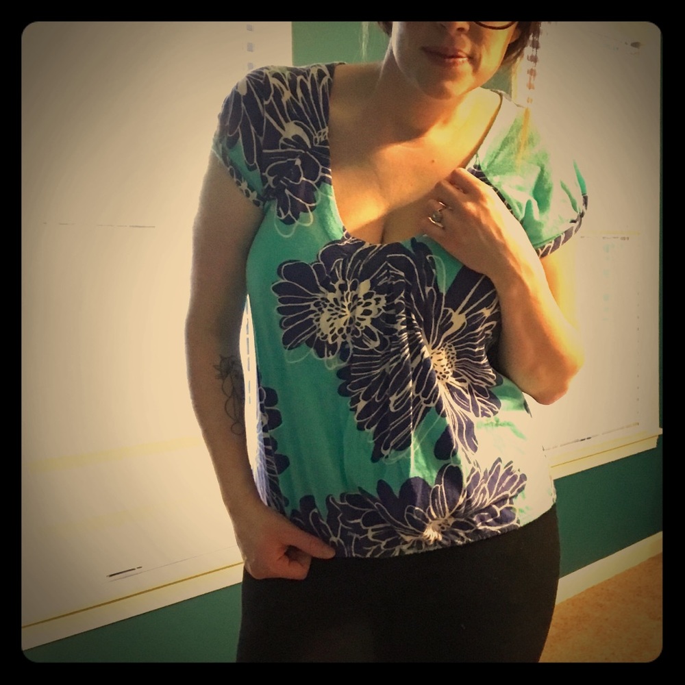 American Eagle floral print top size L